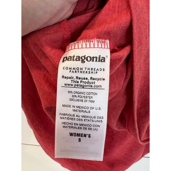 Patagonia Red Slim Fit Graphic Short Sleeve Pacific Iron Works Women size Small - Picture 9 of 11